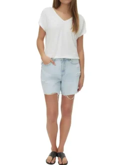 T-shirt blanc coupe droite pourvu d'un col v orné de liserés dorés