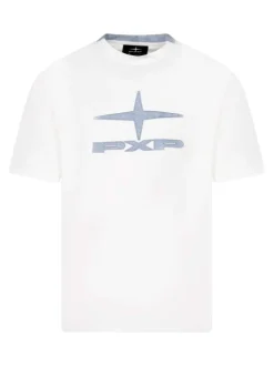 T-shirt blanc et jeans brodé avec un col rond et des manches courtes