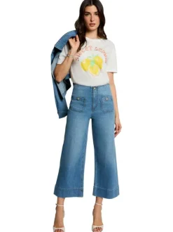 T-shirt blanc imprimé pourvu d'une coupe droite et d'un col rond