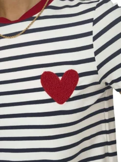 T-shirt blanc à rayures avec une coupe droite et un col rond