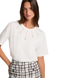 T-shirt blanc uni avec une coupe droite et des manches courtes