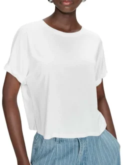 T-shirt blanc uni avec une coupe droite et des manches courtes