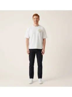 T-shirt blanc uni avec une coupe droite et des manches courtes