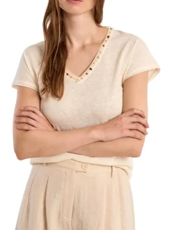 T-shirt blanc uni pourvu d'une coupe droite et de manches courtes
