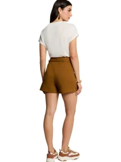 T-shirt blanc uni pourvu d'une coupe droite et d'un col en V