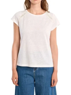T-shirt blanc uni pourvu d'une coupe droite et d'un col rond