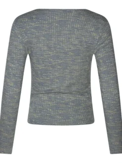 T-shirt bleu avec un imprimé chiné multicolore et un col carré