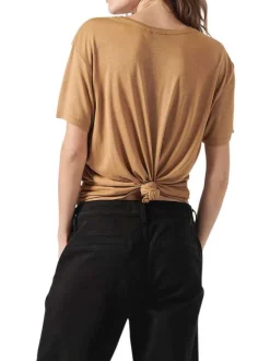 T-shirt camel uni avec une coupe droite col rond et à manches courtes