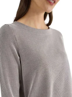 T-shirt chocolat à rayures pourvu d'une coupe droite et d'un col rond