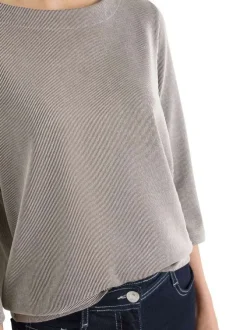 T-shirt chocolat à rayures pourvu d'une coupe droite et d'un col rond