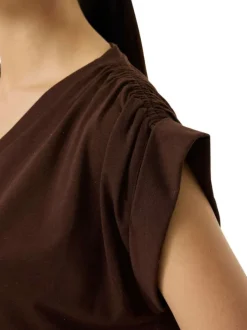 T-shirt chocolat uni avec une coupe droite et des manches courtes