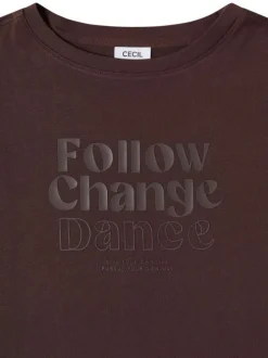 T-shirt chocolat uni pourvu de manches courtes et d'un col rond