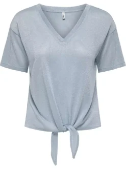 T-shirt ciel uni pourvu d'une coupe droite et de manches courtes