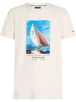 T-shirt écru en coton imprimé à l'avant avec une coupe droite et un col rond