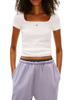 T-shirt écru uni avec une coupe moulante et des manches courtes