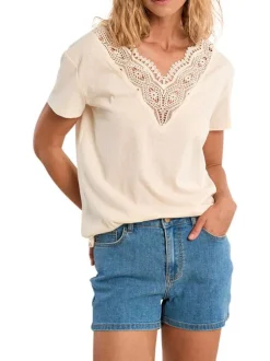 T-shirt écru uni pourvu d'un double décolleté en v avec des détails en dentelle