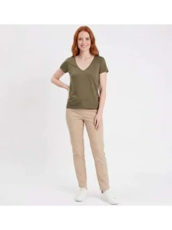 T-shirt Elvie kaki uni pourvu d'une coupe droite et de manches courtes