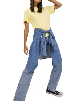 T-shirt en coton biologique jaune pourvu d'un col rond et de manches courtes