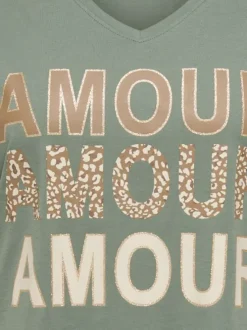 T-shirt en coton biologique kaki avec un imprimé et une coupe ajustée