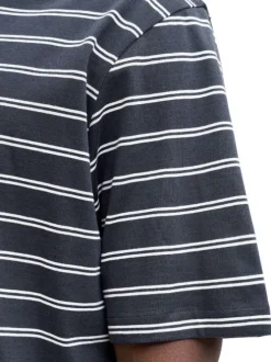 T-shirt en coton biologique marine à rayures pourvu d'un col rond