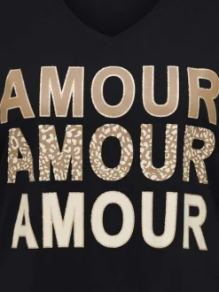 T-shirt en coton biologique noir avec un imprimé et une coupe ajustée