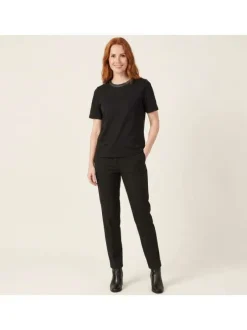 T-shirt en coton biologique noir uni avec une coupe droite et un col rond