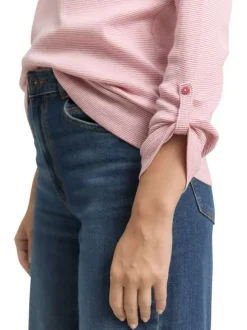 T-shirt en coton biologique rose uni avec une coupe ajustée et un col tunisien