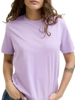 T-shirt en coton biologique violet pourvu d'un col rond et de manches courtes