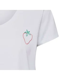 T-shirt en coton blanc avec une fraise brodé sur la poitrine et un col rond