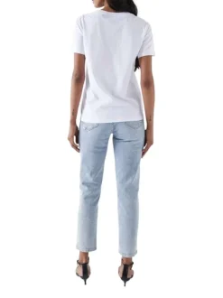 T-shirt en coton blanc uni avec un cœur rouge et une coupe droite à col rond