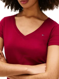 T-shirt en coton bordeaux uni avec une coupe ajustée et un col v
