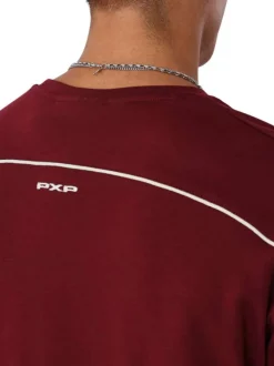 T-shirt en coton bordeaux uni avec une coupe cropped et un col rond