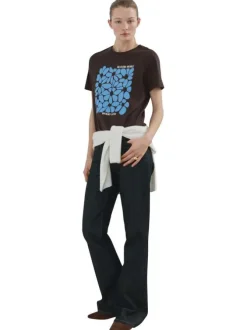 T-shirt en coton chocolat uni pourvu d'un col rond et d'une coupe droite