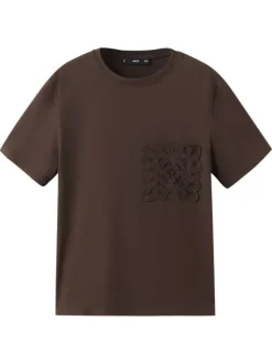 T-shirt en coton chocolat uni pourvu d'un col rond et d'une coupe droite
