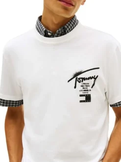 T-shirt en coton écru à imprimé avec une coupe droite et un col rond