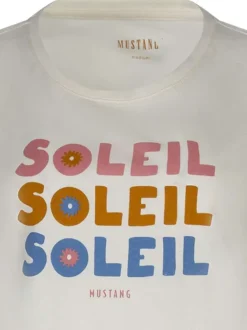T-shirt en coton écru imprimé à la poitrine avec un col rond