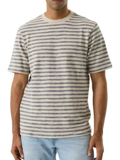 T-shirt en coton écru à rayures bleues avec une coupe droite et un col rond