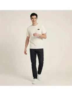 T-shirt en coton écru uni avec une coupe droite et un col rond