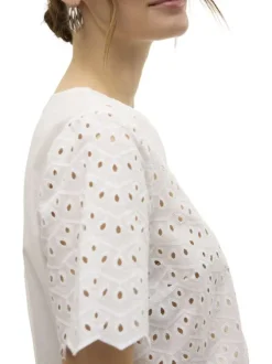 T-shirt en coton écru uni à coupe droite, col v à manches courtes dentelées