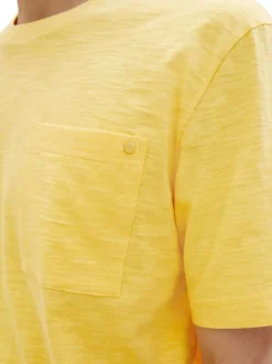 T-shirt en coton jaune uni avec une coupe droite et un col rond