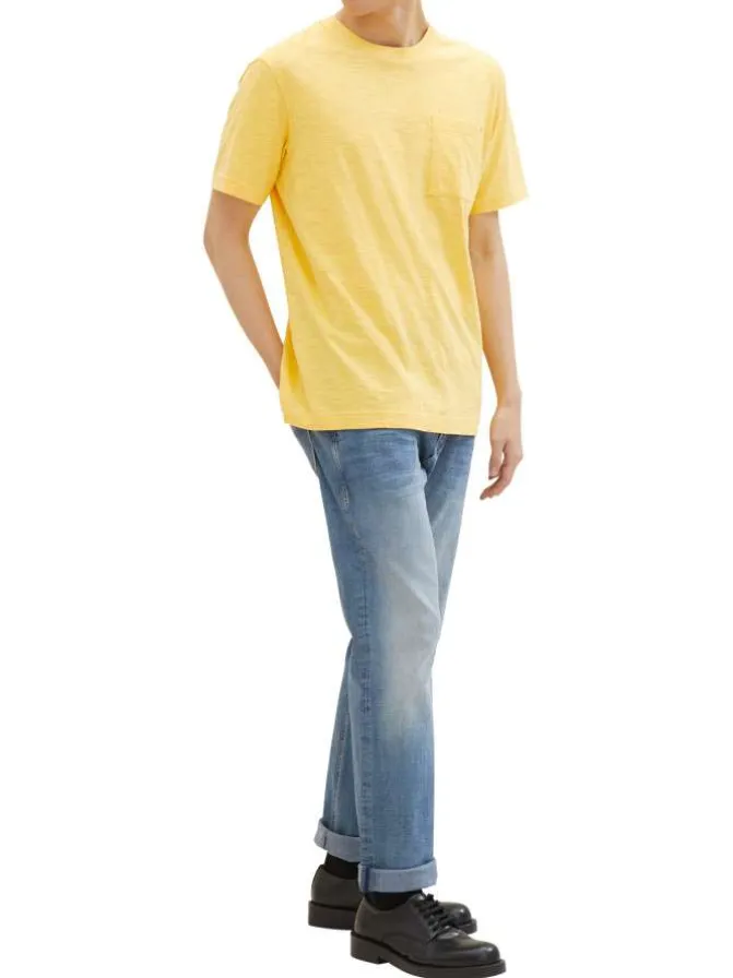 T-shirt en coton jaune uni avec une coupe droite et un col rond