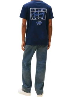 T-shirt en coton lavande imprimé avec une coupe droite et un col rond