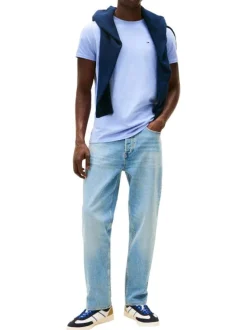 T-shirt en coton lavande uni avec une coupe droite et un col rond