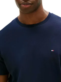 T-shirt en coton marine pourvu d'un col rond et de manches courtes