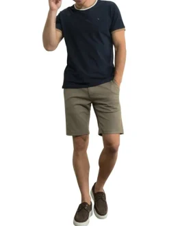 T-shirt en coton marine uni avec une coupe droite et un col bicolore