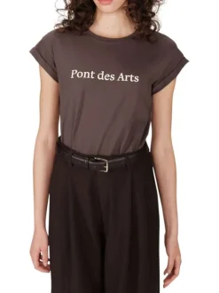T-shirt en coton marron imprimé avec un col rond et une coupe droite