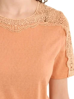 T-shirt en coton mélangé orange uni pourvu d'un col rond et d'une coupe droite