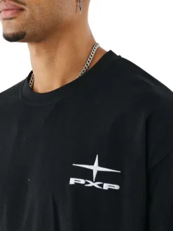 T-shirt en coton noir uni avec un col rond et à manches courtes