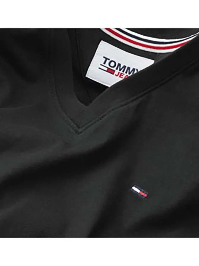 T-shirt en coton noir uni avec une coupe droite et un col en V