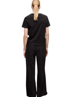 T-shirt en coton noir uni avec une coupe droite et un col rond